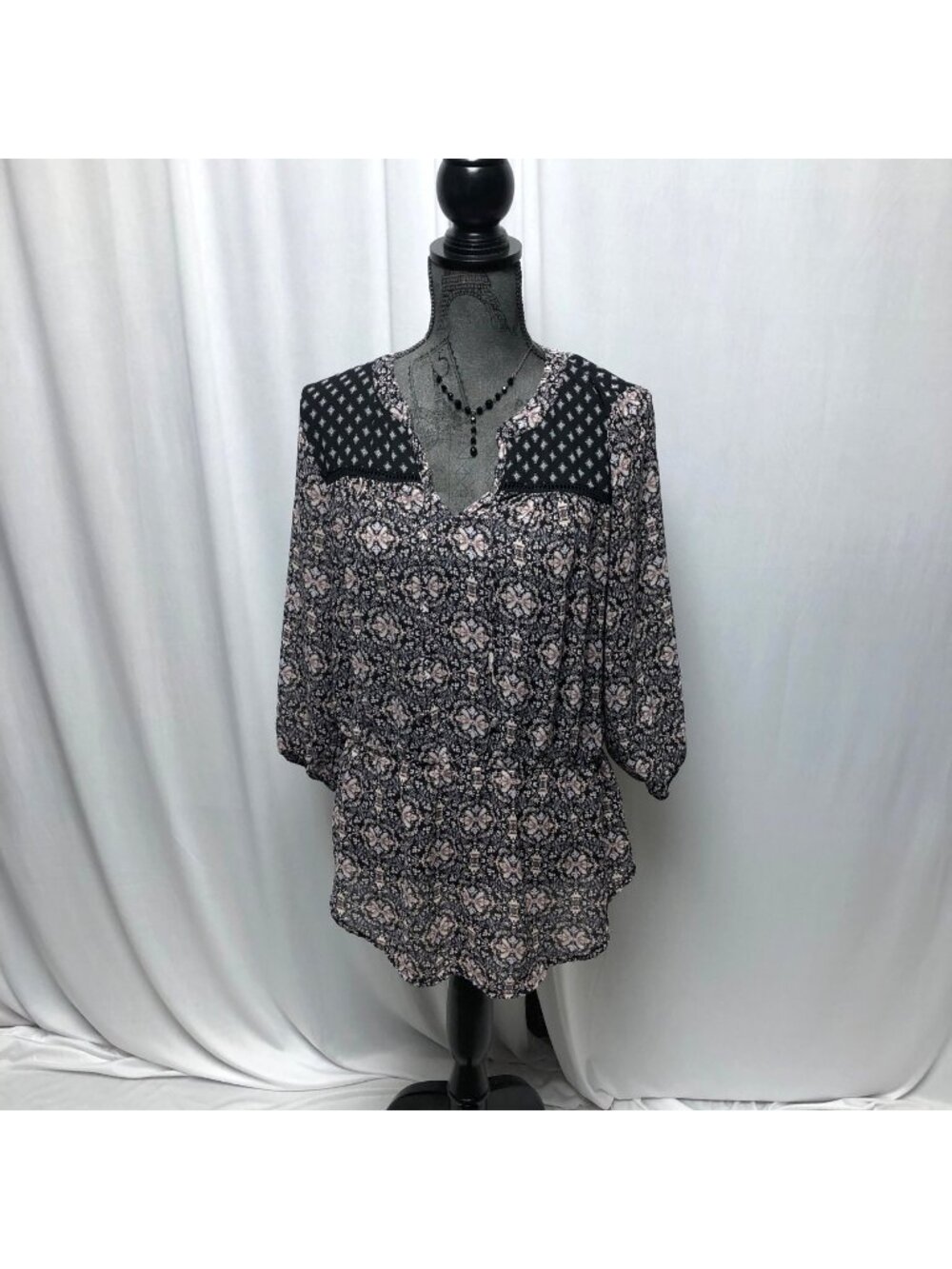 Maurices Top Womens Size Medium Black Pink Lightweight Sheer Peasant Boho Shirt